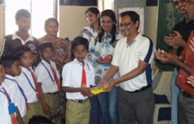 Team Suhrid felicitating students from Palavpada-Anantpur 