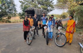 Khomarpada girls getting 3 cycles for their 5km travel